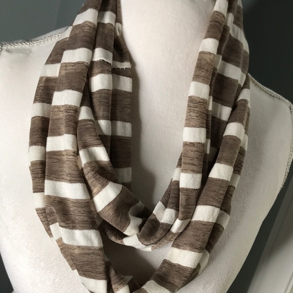 Scarf bundle - Picture 3 of 3